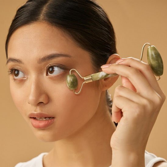 Gua sha visage contour yeux