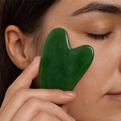 gua sha visage pommette vert